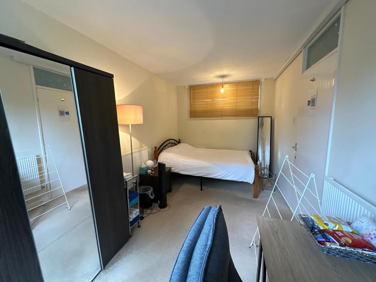 Cozy Room In Shared Home Near Canary Wharf London Exterior foto